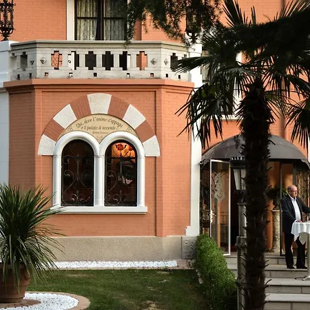 酒店 Castello Di Spessa - Residenze D'epoca