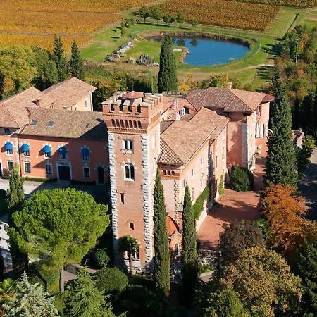 Отель Castello Di Spessa - Residenze D'epoca Каприва-дель-Фриули