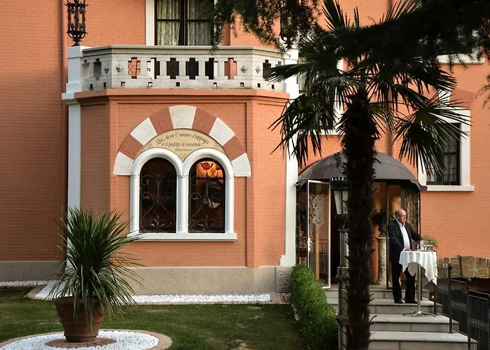 Отель Castello Di Spessa - Residenze D'epoca